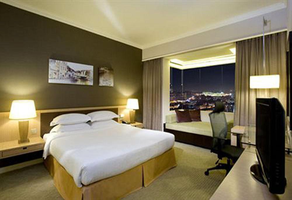 Hotel Equatorial Melaka Экстерьер фото A room at the hotel