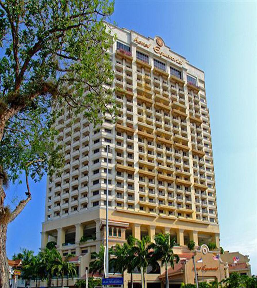 Hotel Equatorial Melaka Экстерьер фото The hotel in 2012