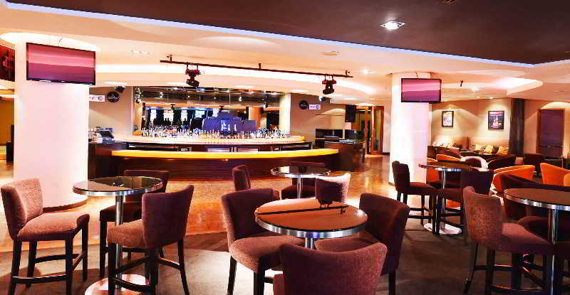 Hotel Equatorial Melaka Экстерьер фото The lounge at the airport