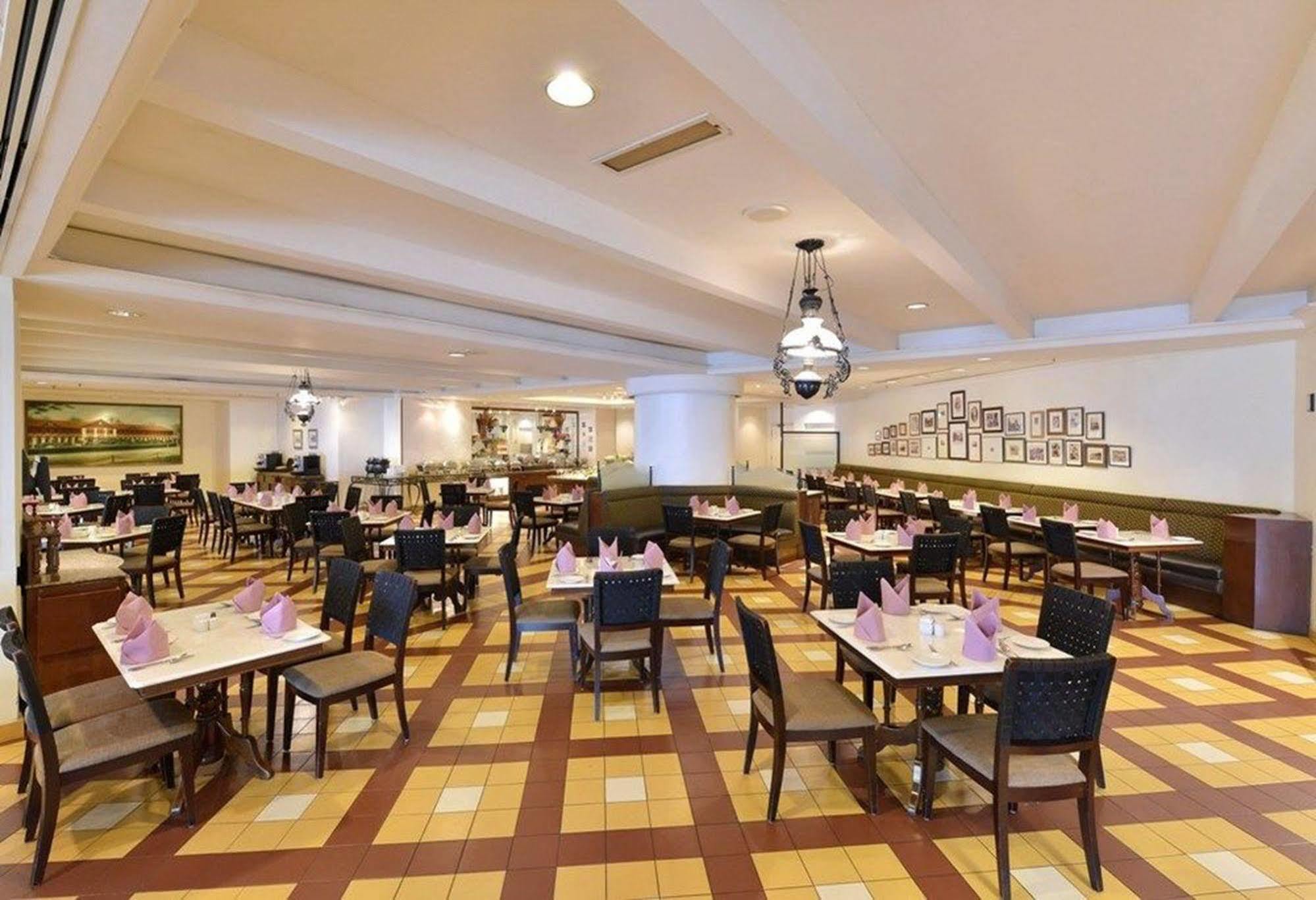 Hotel Equatorial Melaka Экстерьер фото The restaurant