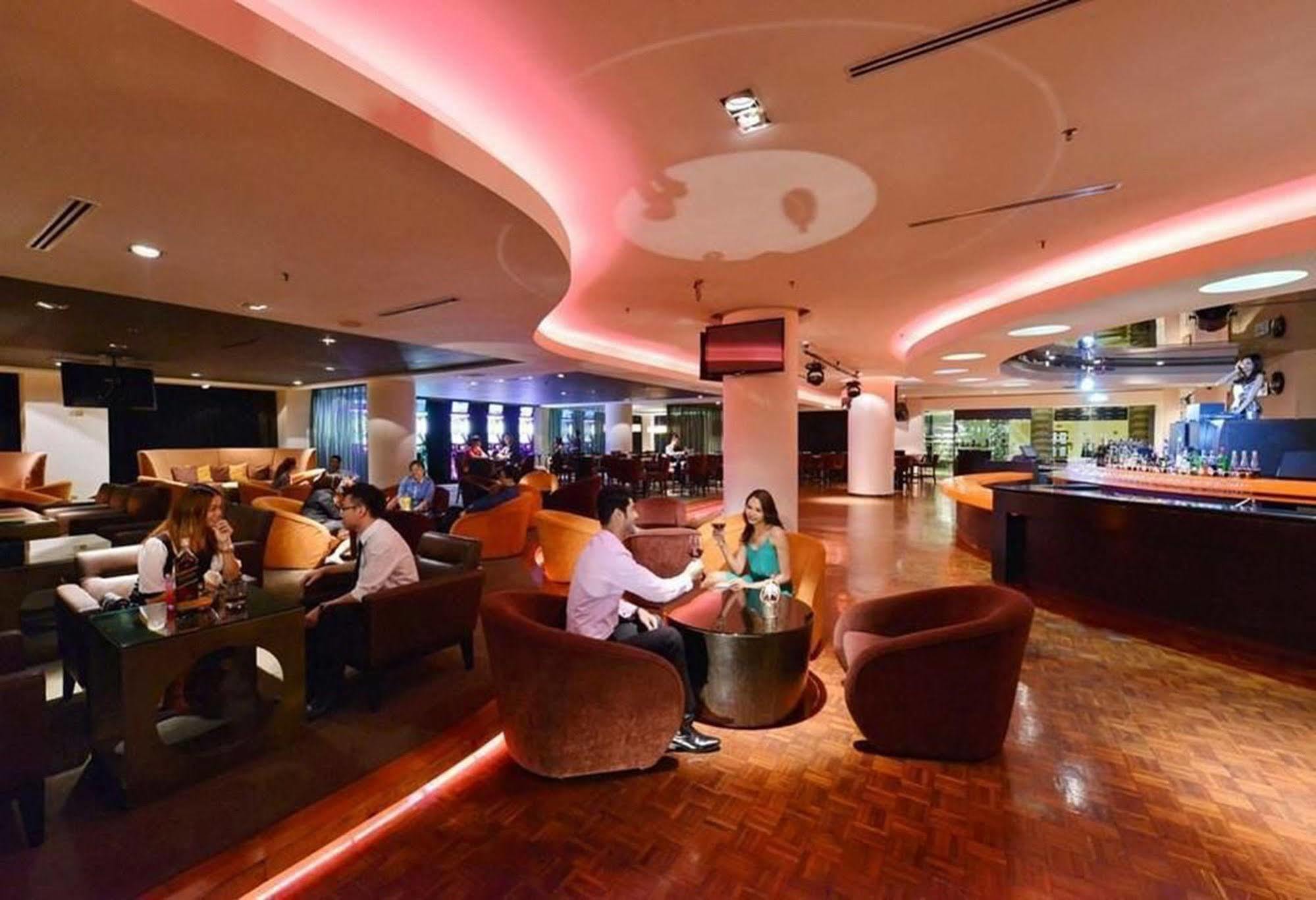 Hotel Equatorial Melaka Экстерьер фото The lounge at Changi Airport