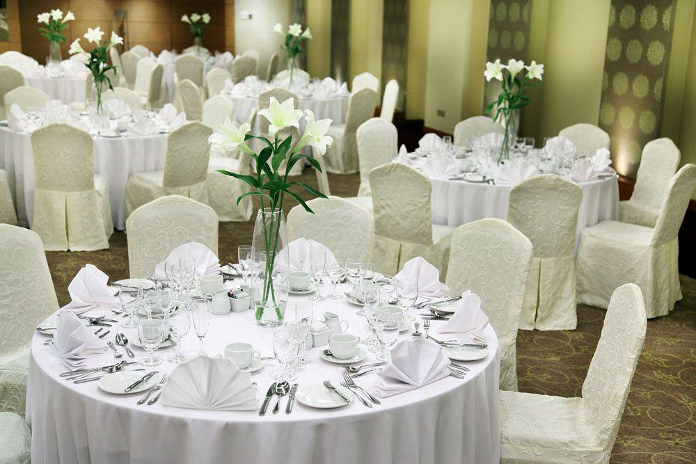 Hotel Equatorial Melaka Экстерьер фото A table set for a formal dinner