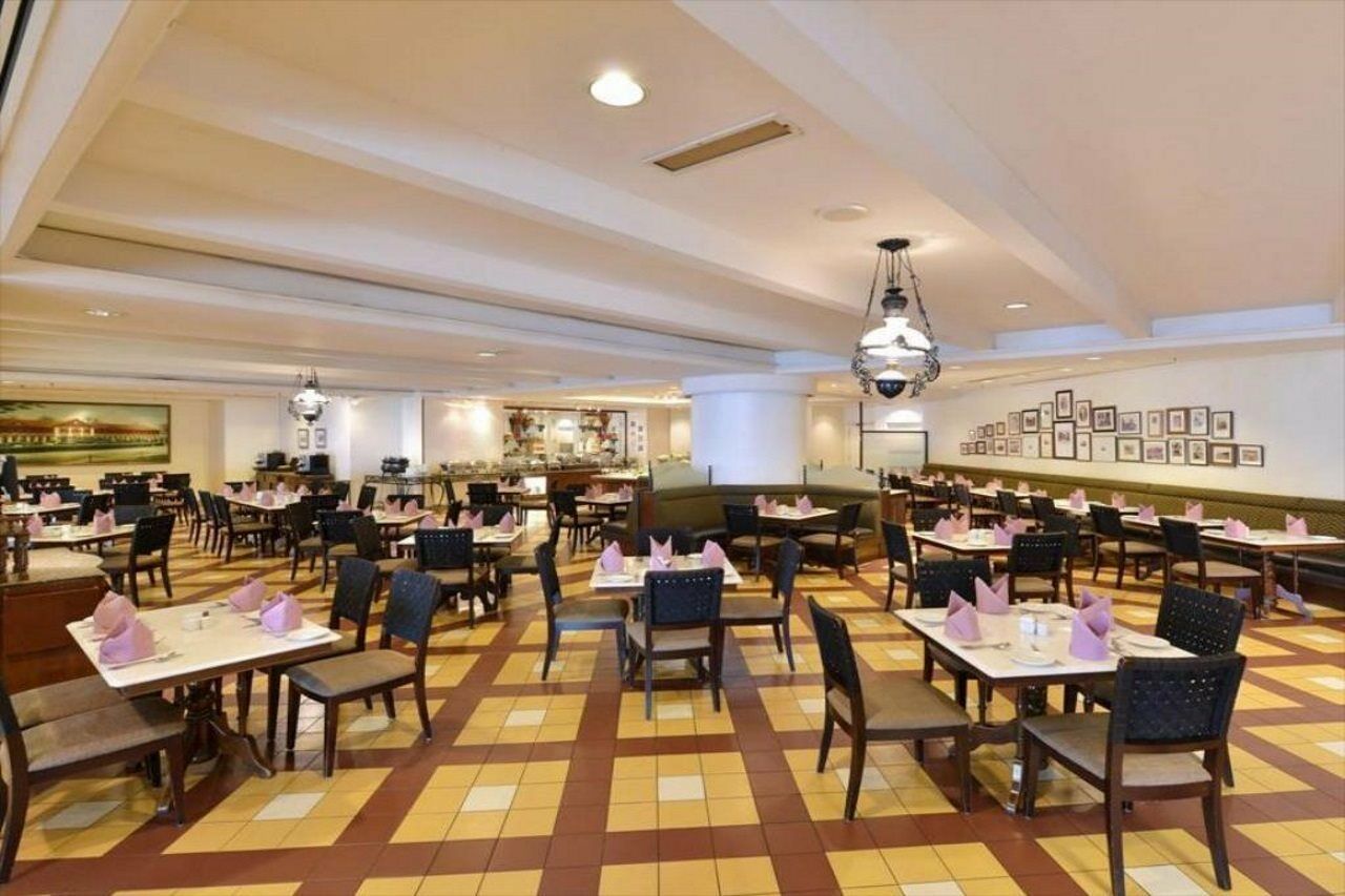 Hotel Equatorial Melaka Экстерьер фото The restaurant