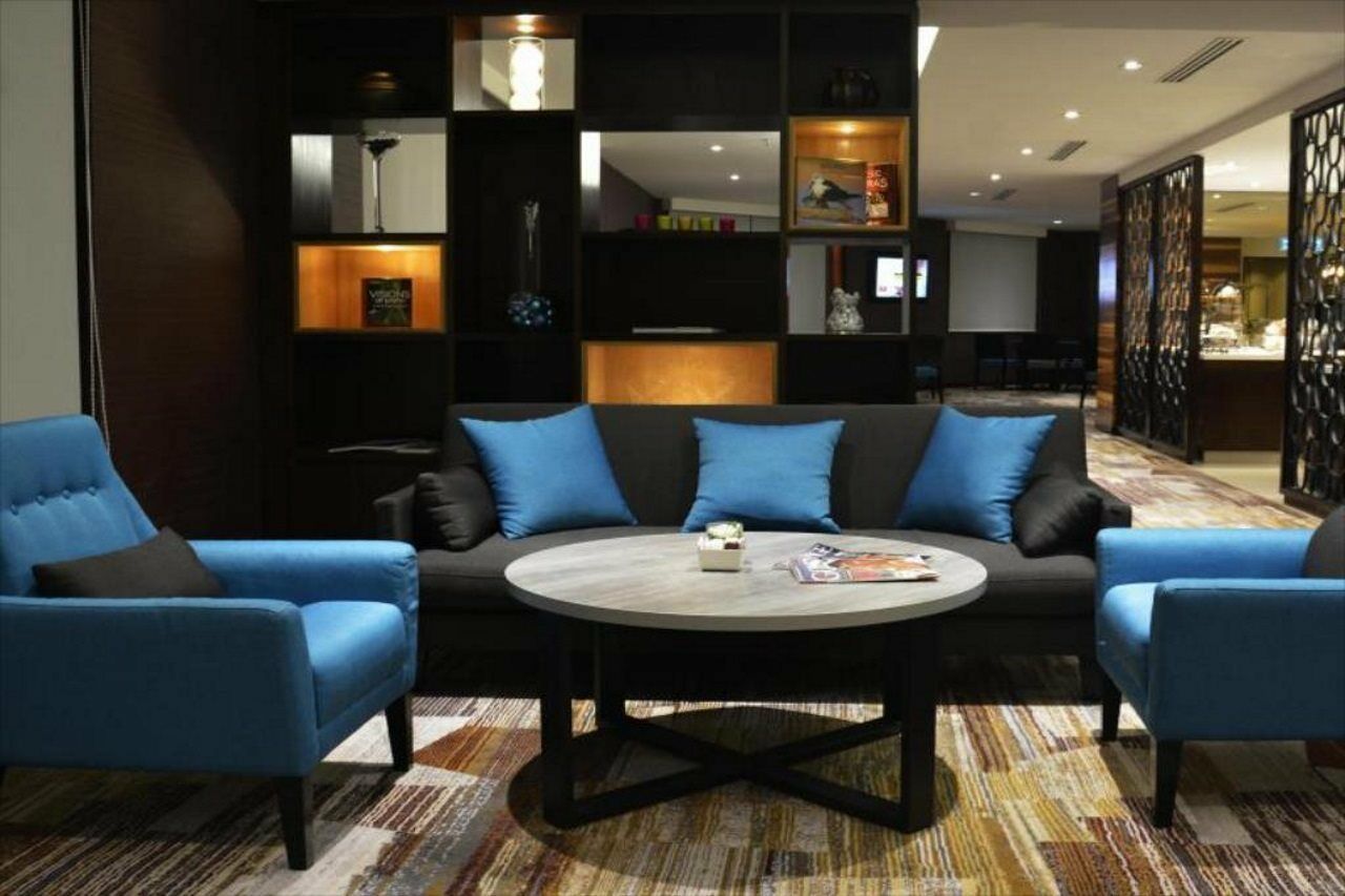 Hotel Equatorial Melaka Экстерьер фото The lounge at the airport